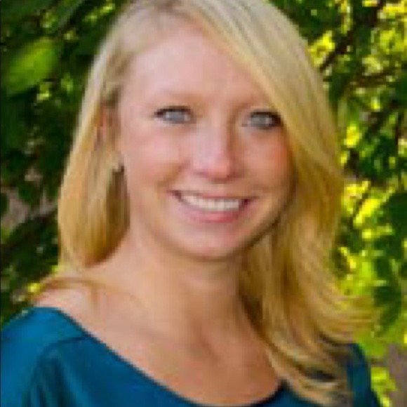 Meet your Posher, Brittney - Picture 3 of 8